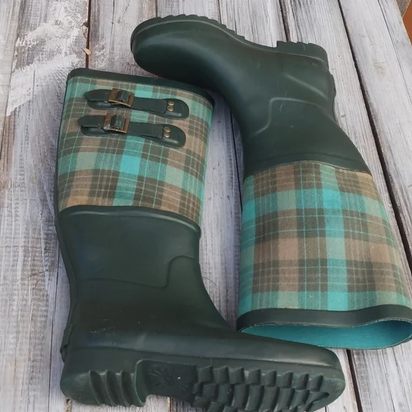 UGG plaid x hunter green rainboots - Picture 13 of 15